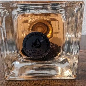 Ekhtiari by lataffa perfume. Sprayed a few times.